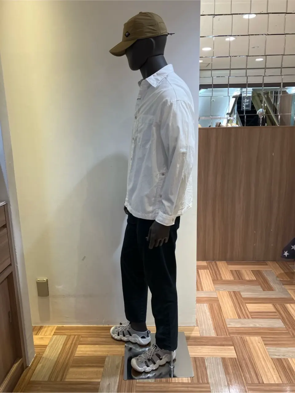 JOSEPH ABBOUD 小城 コーディネート画像