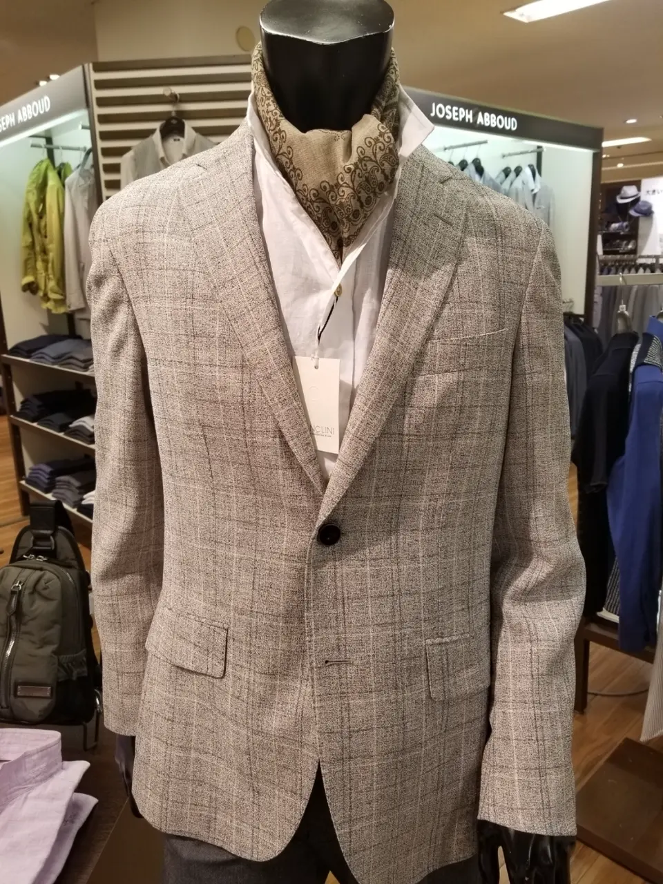 JOSEPH ABBOUD 藤川 コーディネート画像