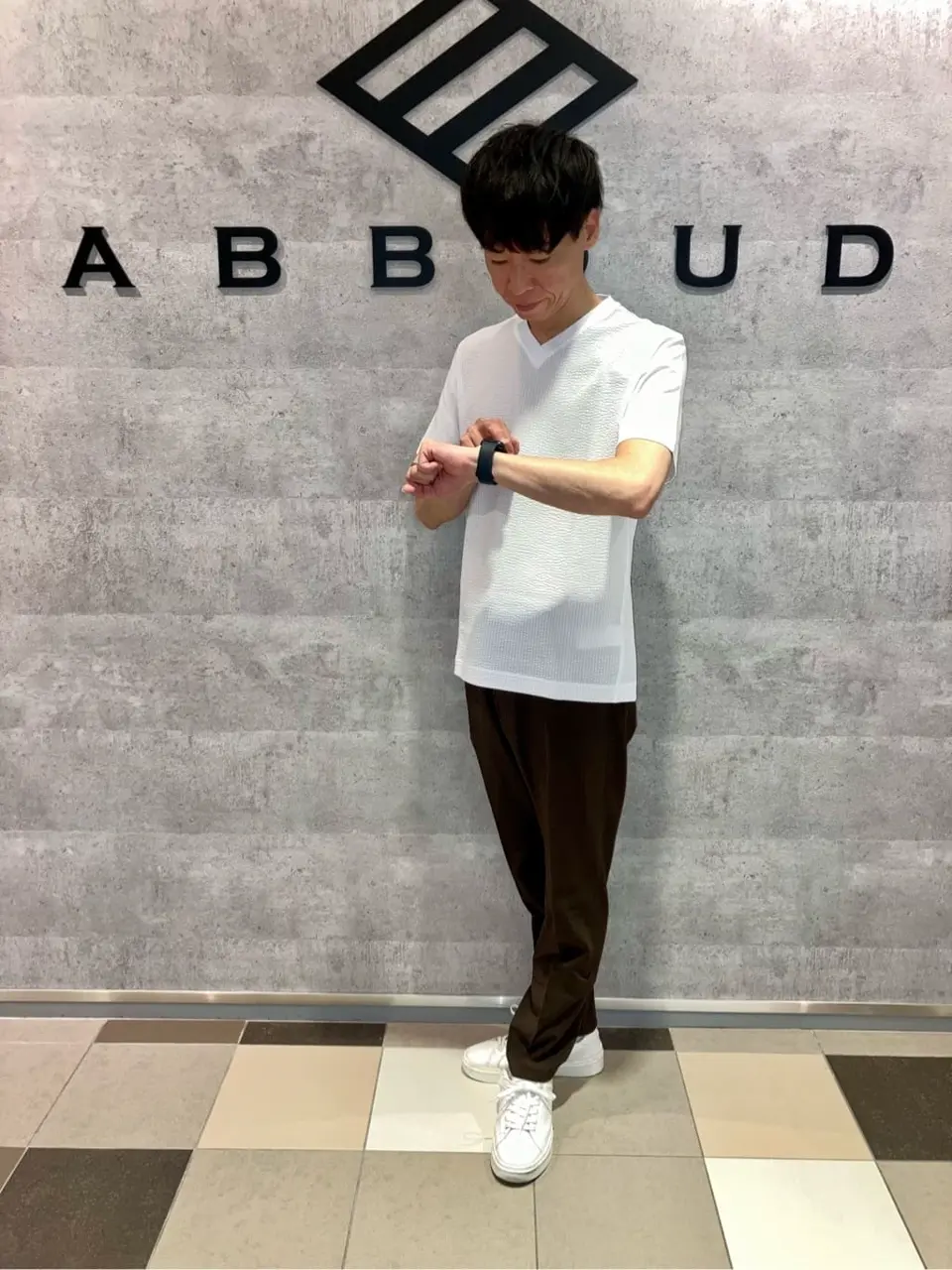 JOSEPH ABBOUD 足立 コーディネート画像