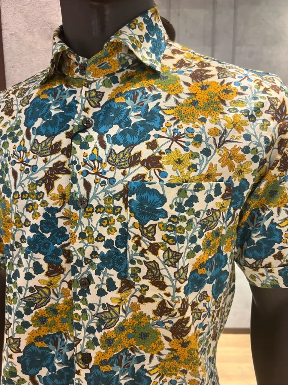 JOSEPH ABBOUD 上條 コーディネート画像