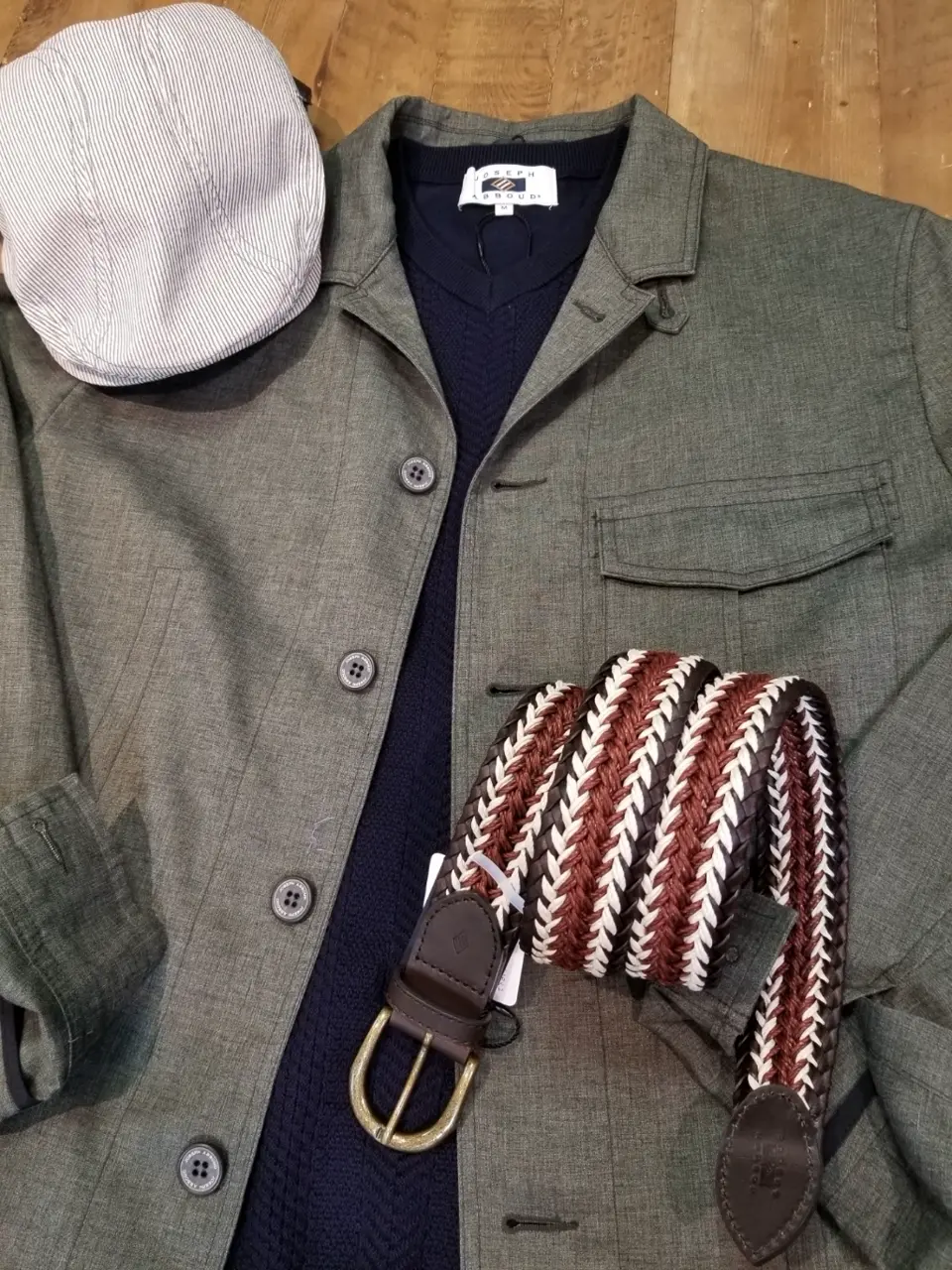 JOSEPH ABBOUD スタッフ コーディネート画像