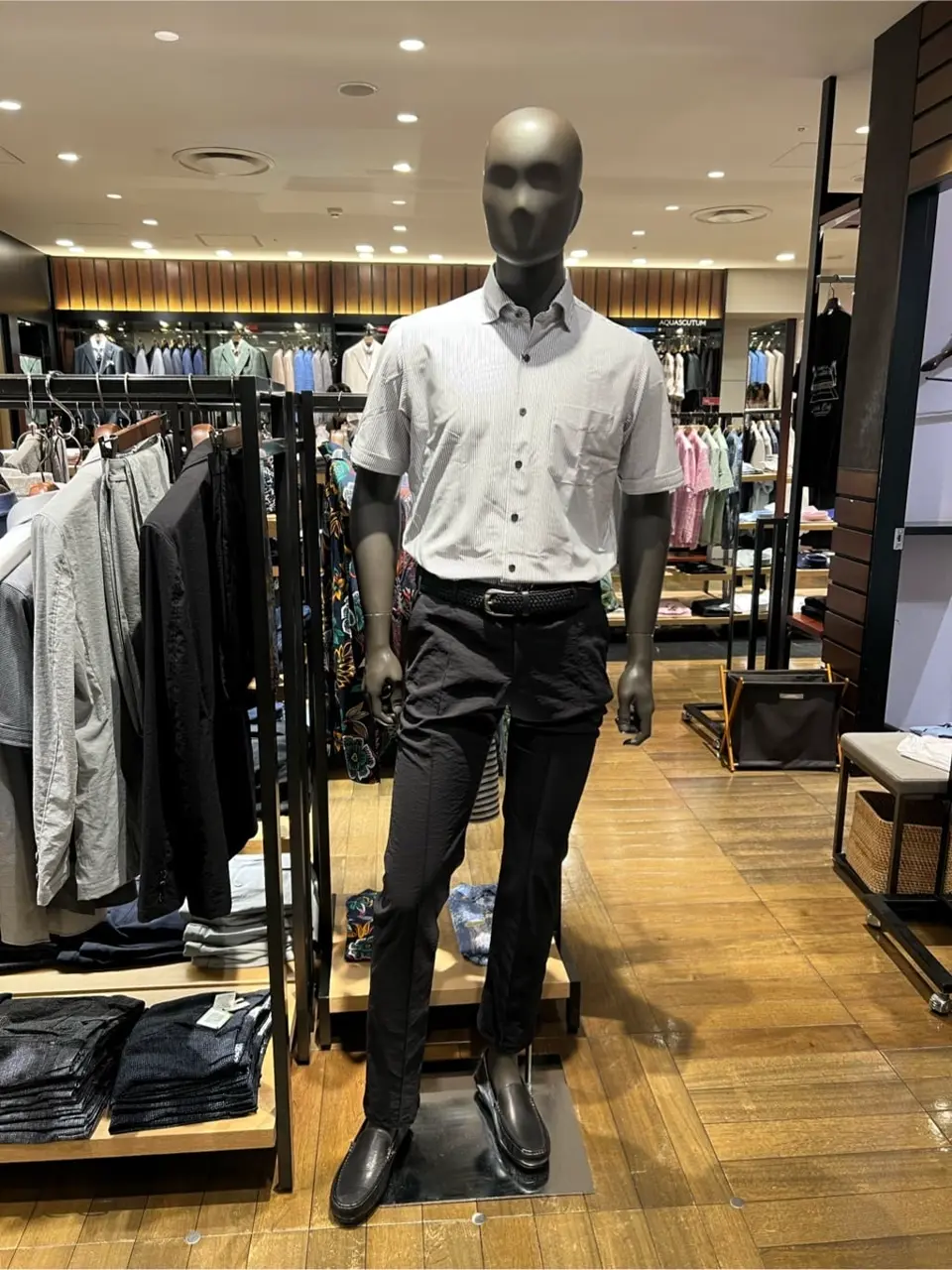 JOSEPH ABBOUD 新林 コーディネート画像