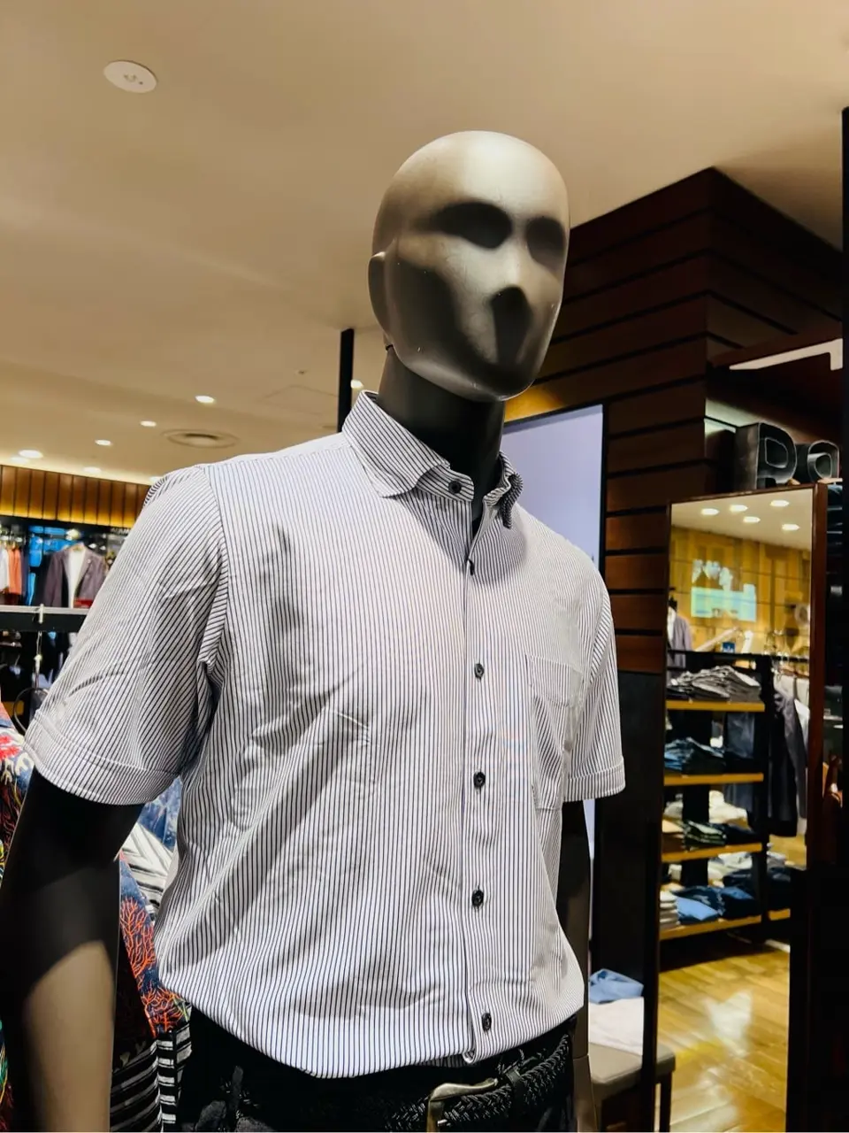 JOSEPH ABBOUD 新林 コーディネート画像