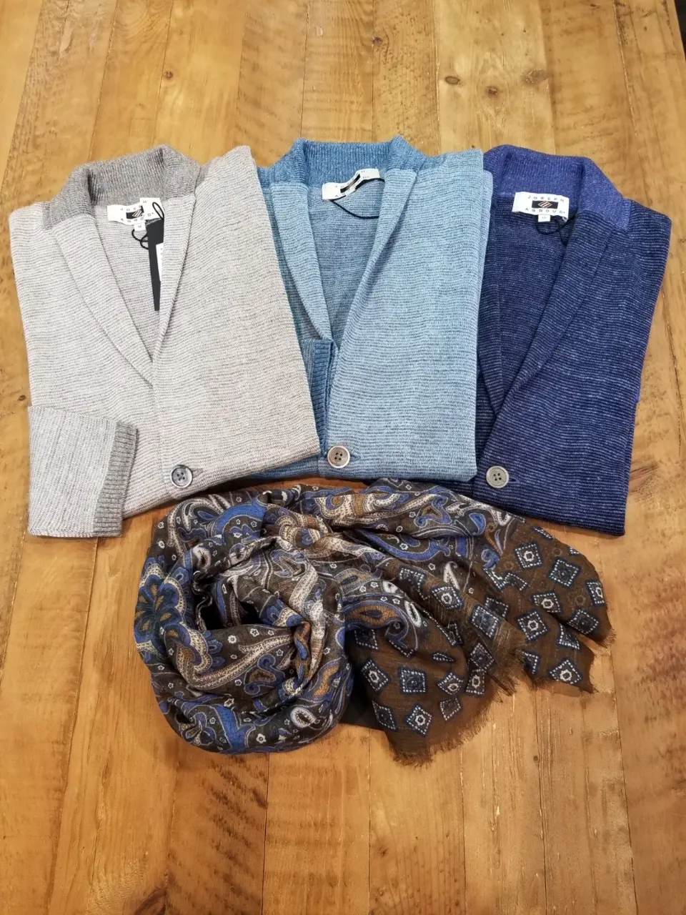 JOSEPH ABBOUD スタッフ コーディネート画像