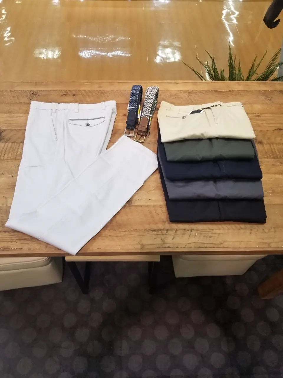 JOSEPH ABBOUD スタッフ コーディネート画像