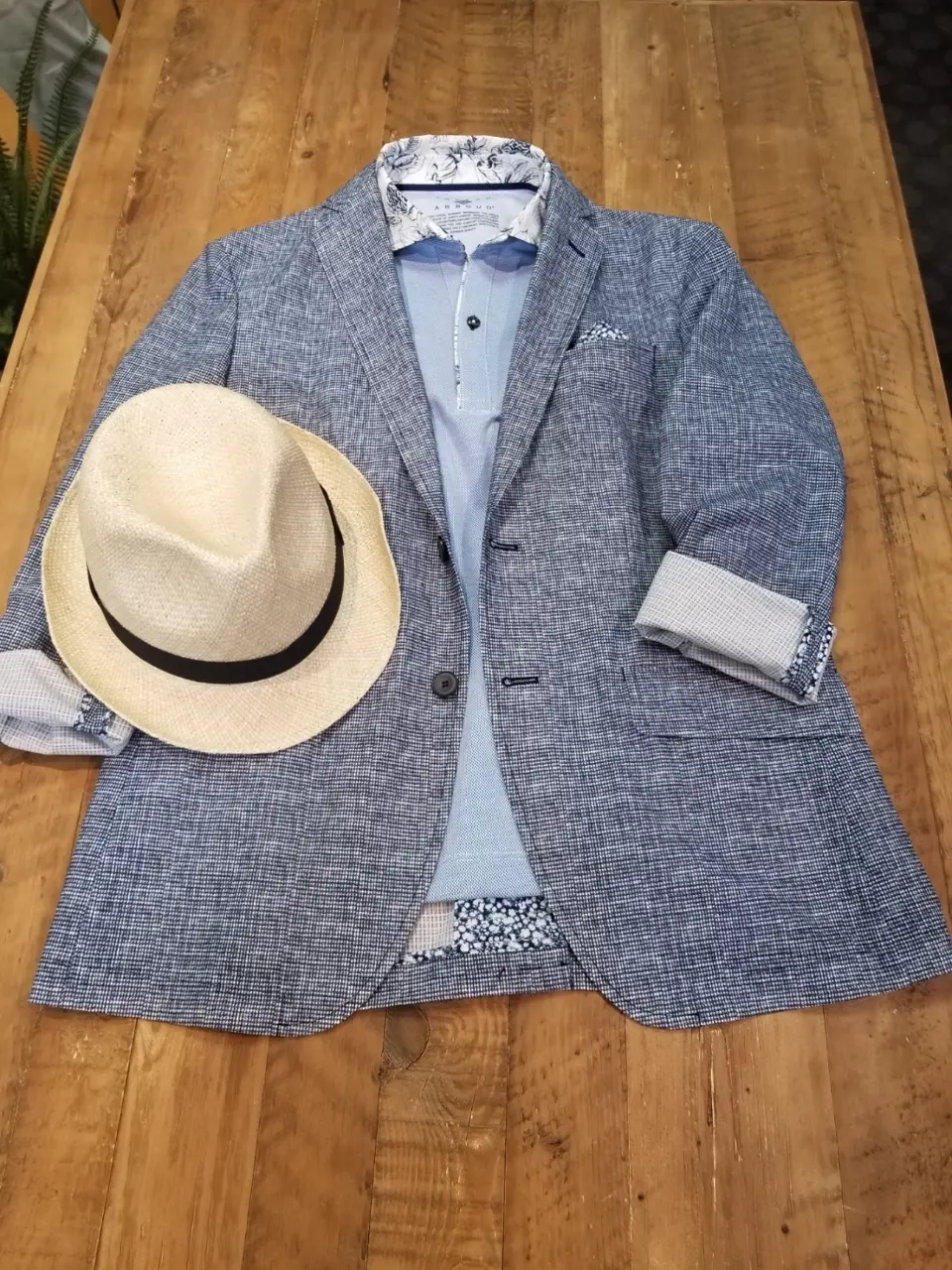 JOSEPH ABBOUD スタッフ コーディネート画像