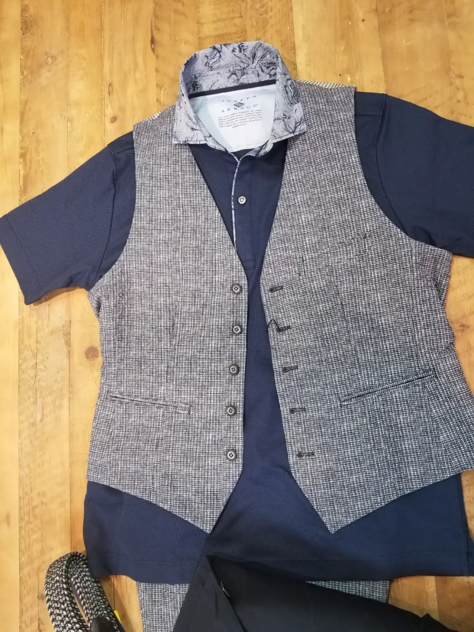 JOSEPH ABBOUD スタッフ コーディネート画像