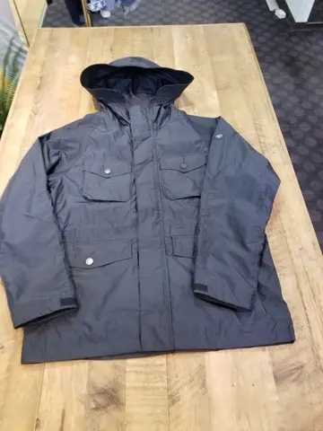 JOSEPH ABBOUD スタッフ コーディネート画像