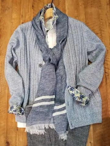 JOSEPH ABBOUD スタッフ コーディネート画像