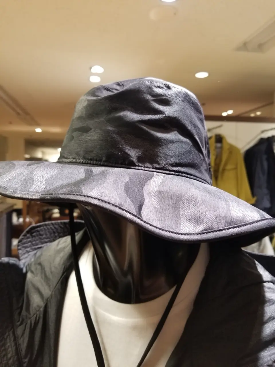 JOSEPH ABBOUD 藤川 コーディネート画像