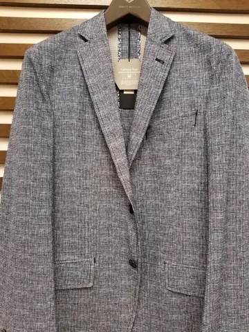 JOSEPH ABBOUD 藤川 コーディネート画像