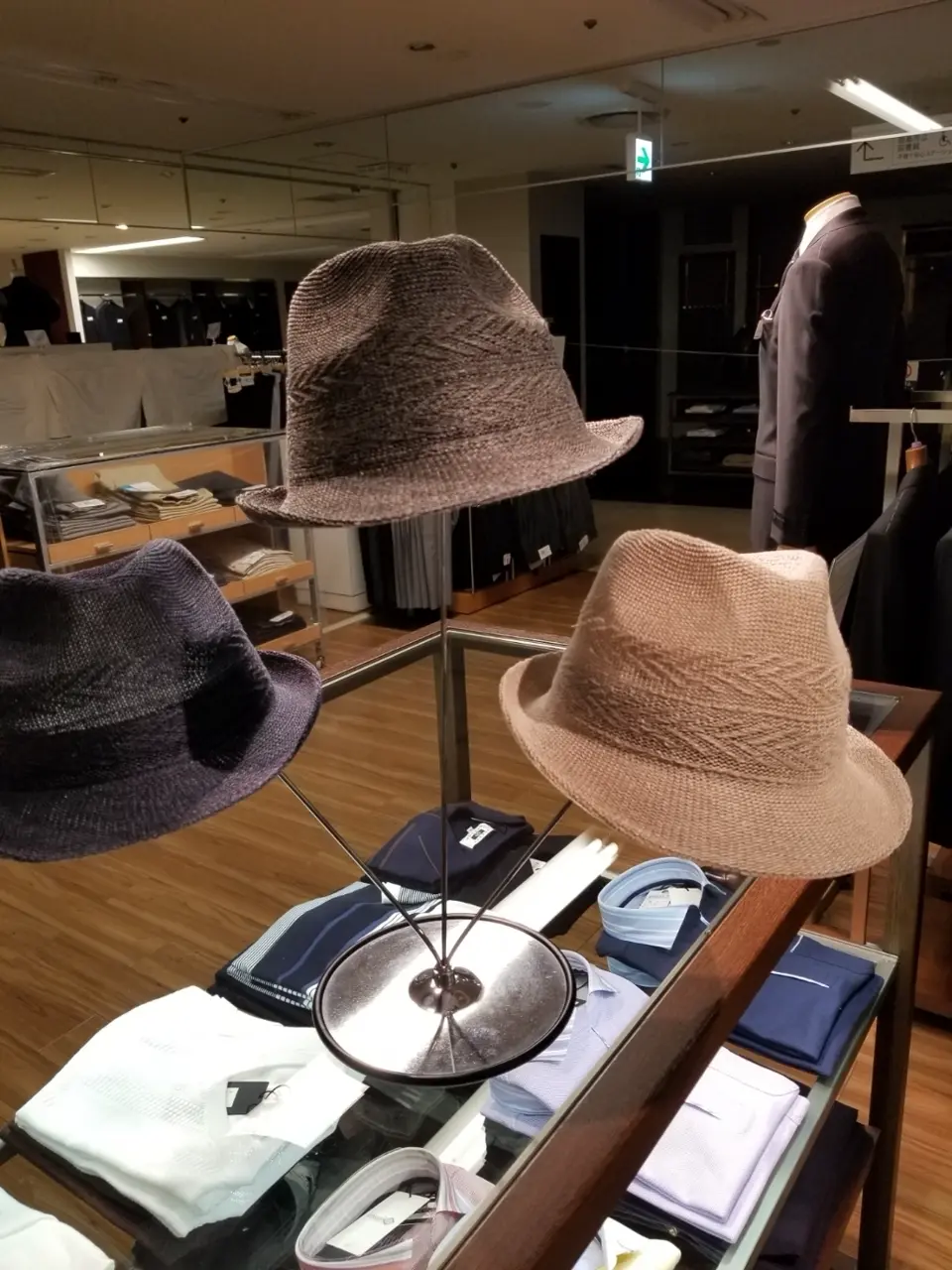 JOSEPH ABBOUD 藤川 コーディネート画像