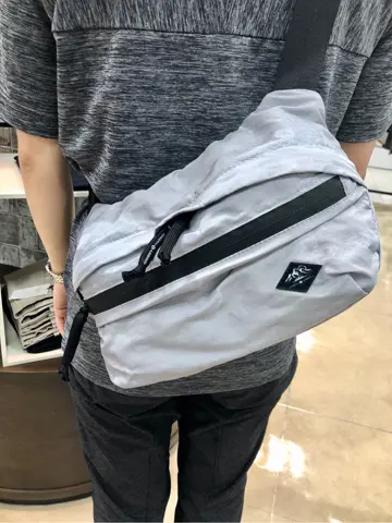 JOSEPH ABBOUD Konda コーディネート画像