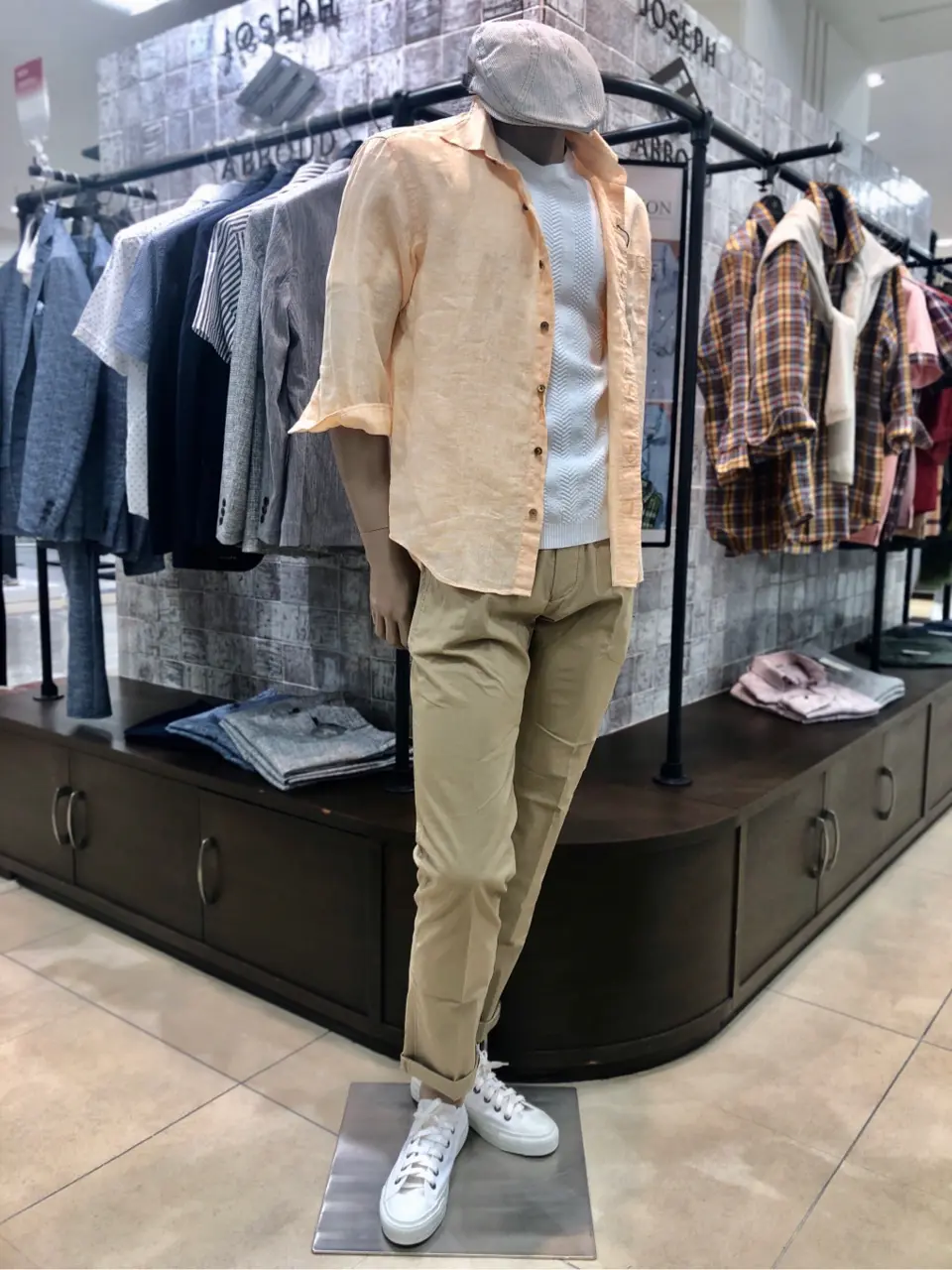 JOSEPH ABBOUD Konda コーディネート画像