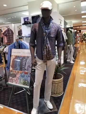 JOSEPH ABBOUD スタッフ コーディネート画像