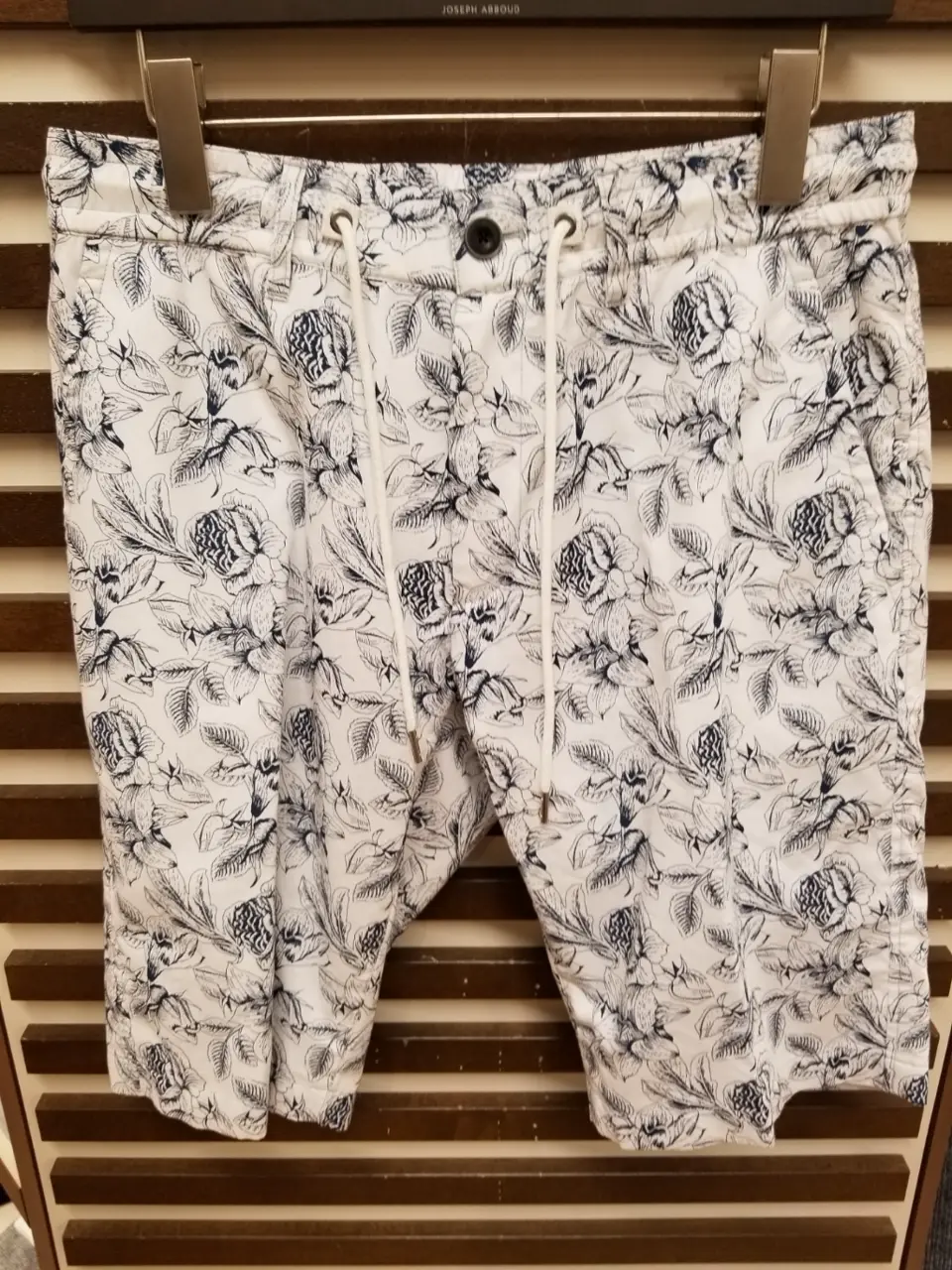 JOSEPH ABBOUD 藤川 コーディネート画像