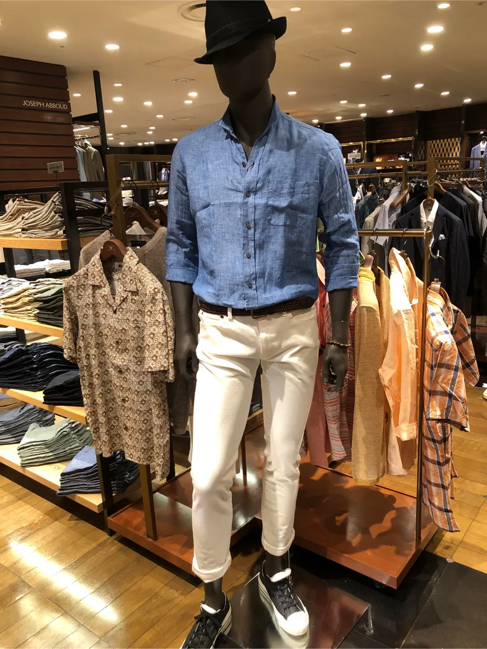 JOSEPH ABBOUD 新林 コーディネート画像