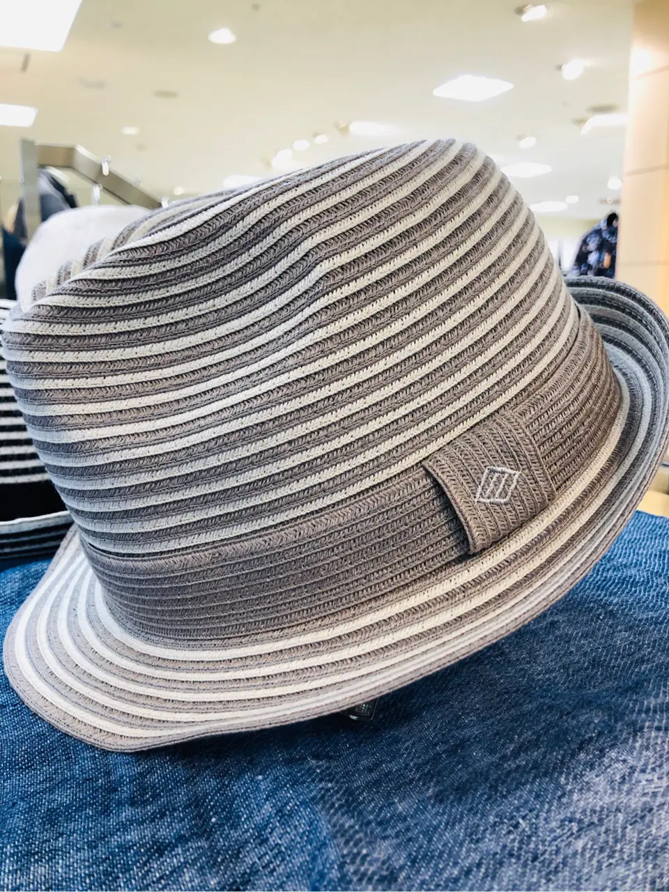 JOSEPH ABBOUD 小籏 コーディネート画像