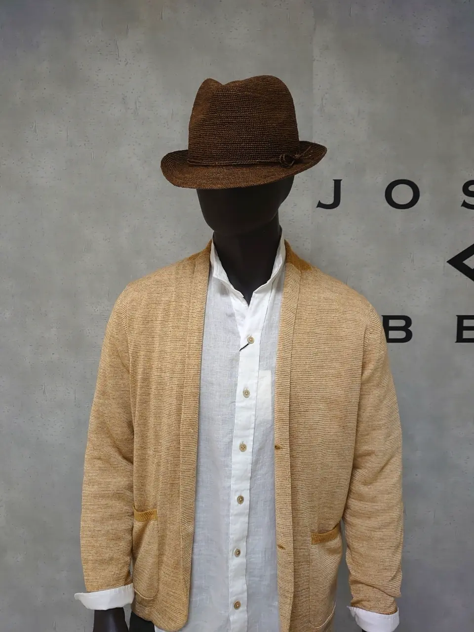 JOSEPH ABBOUD 石川 コーディネート画像