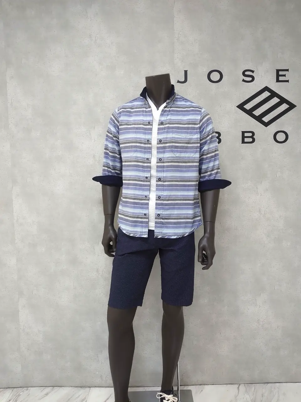 JOSEPH ABBOUD 石川 コーディネート画像
