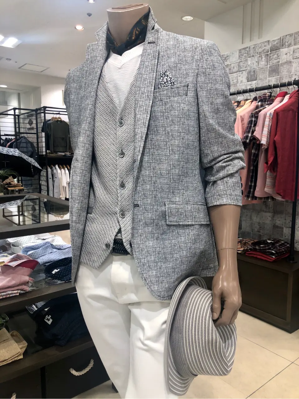 JOSEPH ABBOUD Konda コーディネート画像