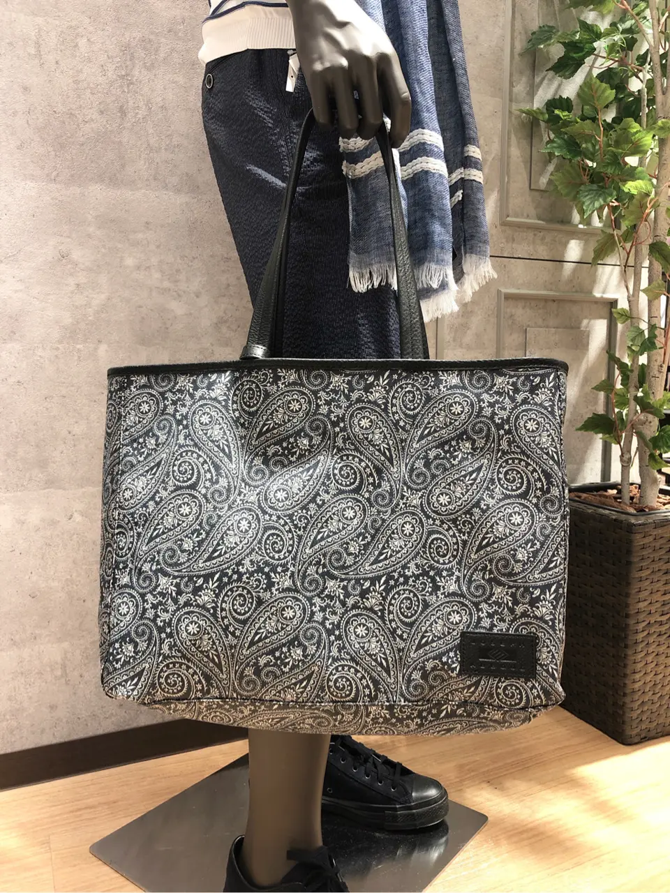 JOSEPH ABBOUD 二澤 コーディネート画像