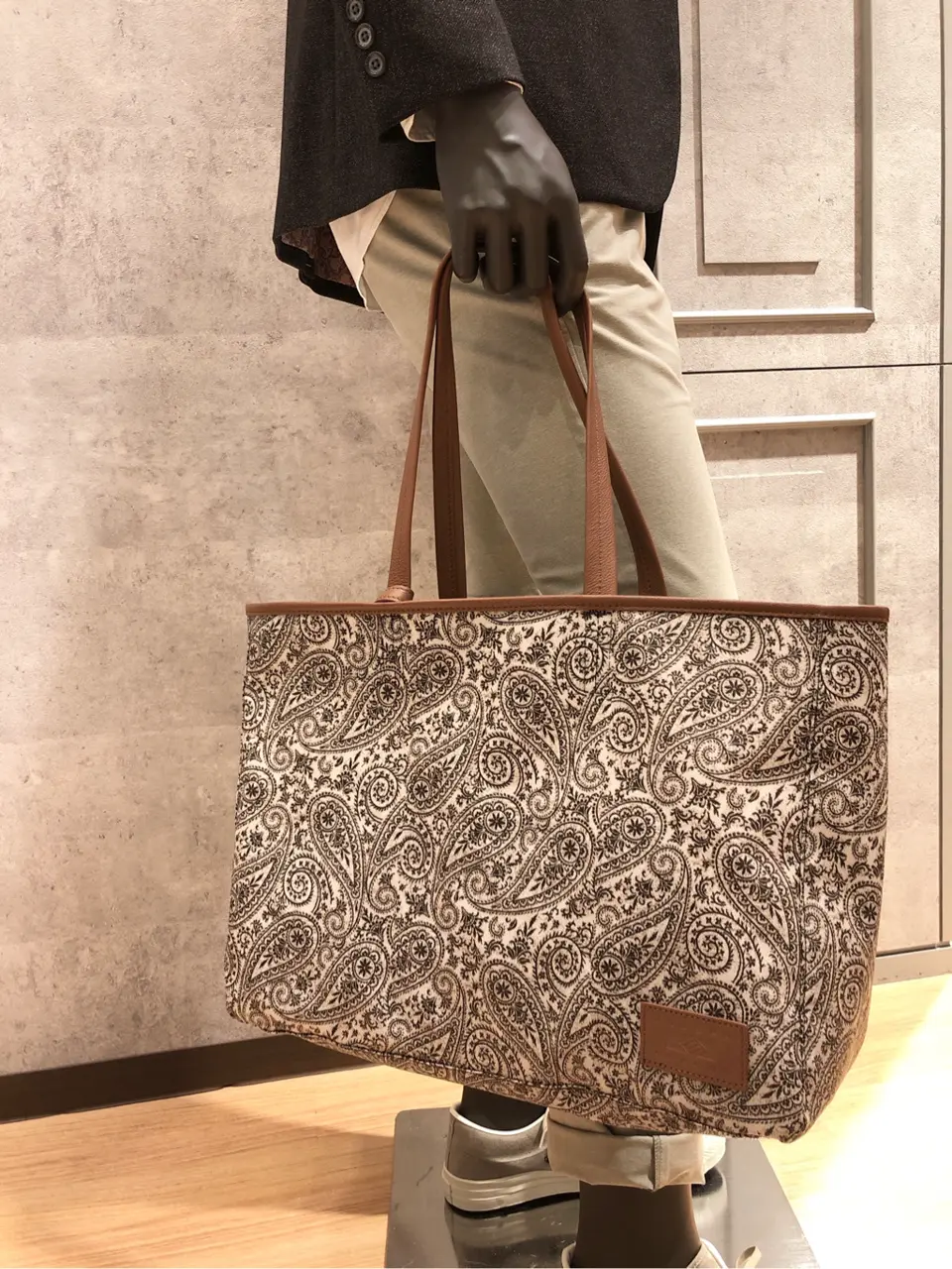 JOSEPH ABBOUD 二澤 コーディネート画像