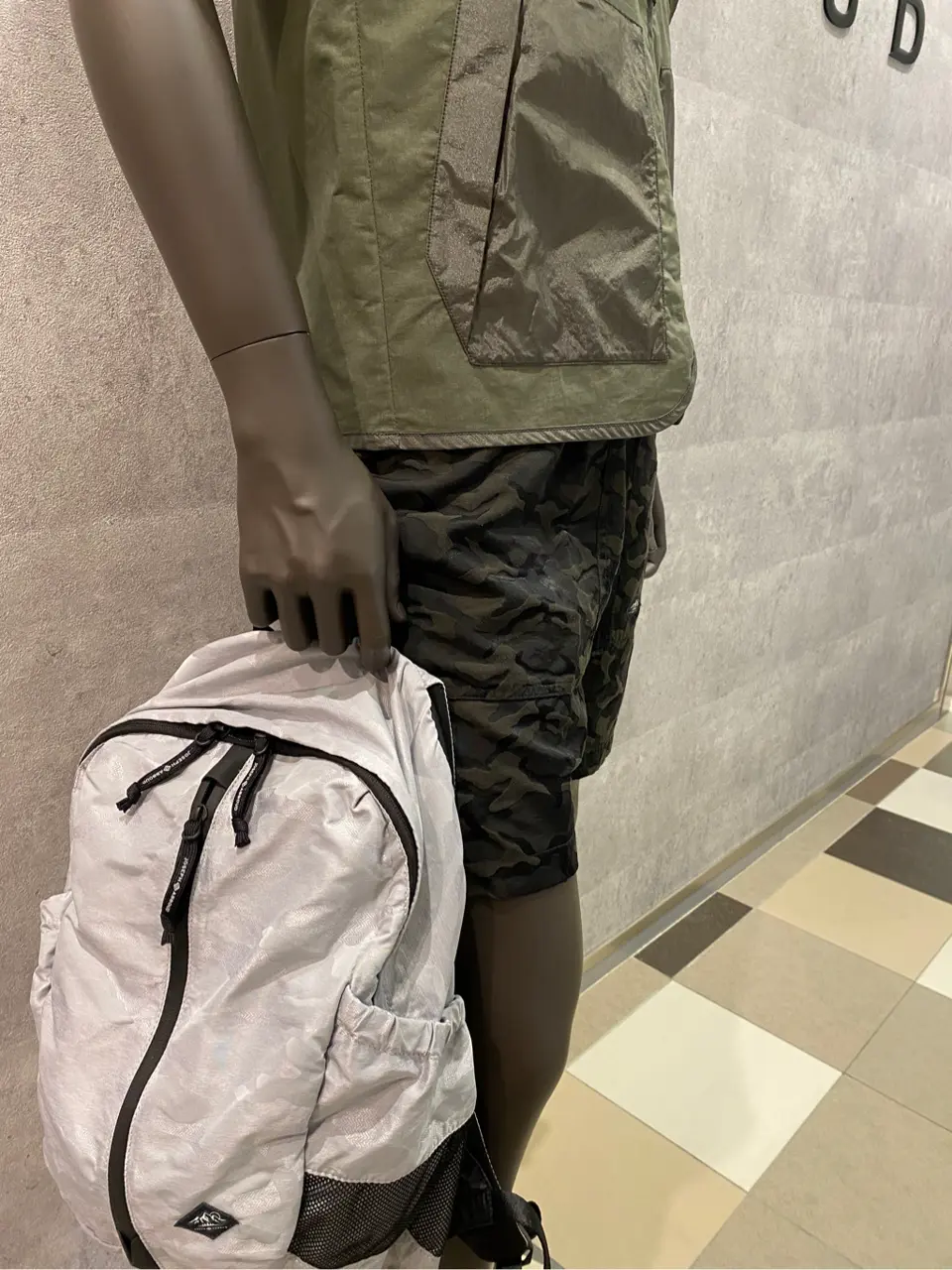 JOSEPH ABBOUD 東　 コーディネート画像