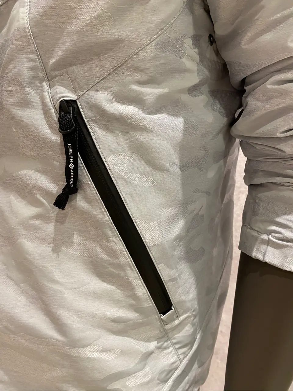 JOSEPH ABBOUD 東　 コーディネート画像