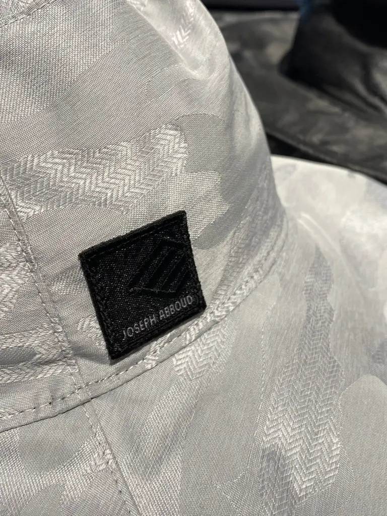 JOSEPH ABBOUD 東　 コーディネート画像