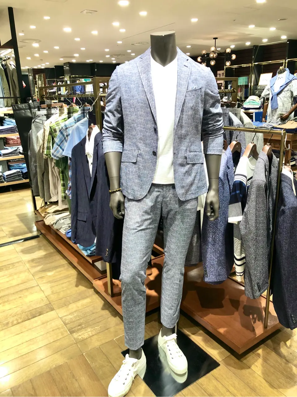 JOSEPH ABBOUD 新林 コーディネート画像