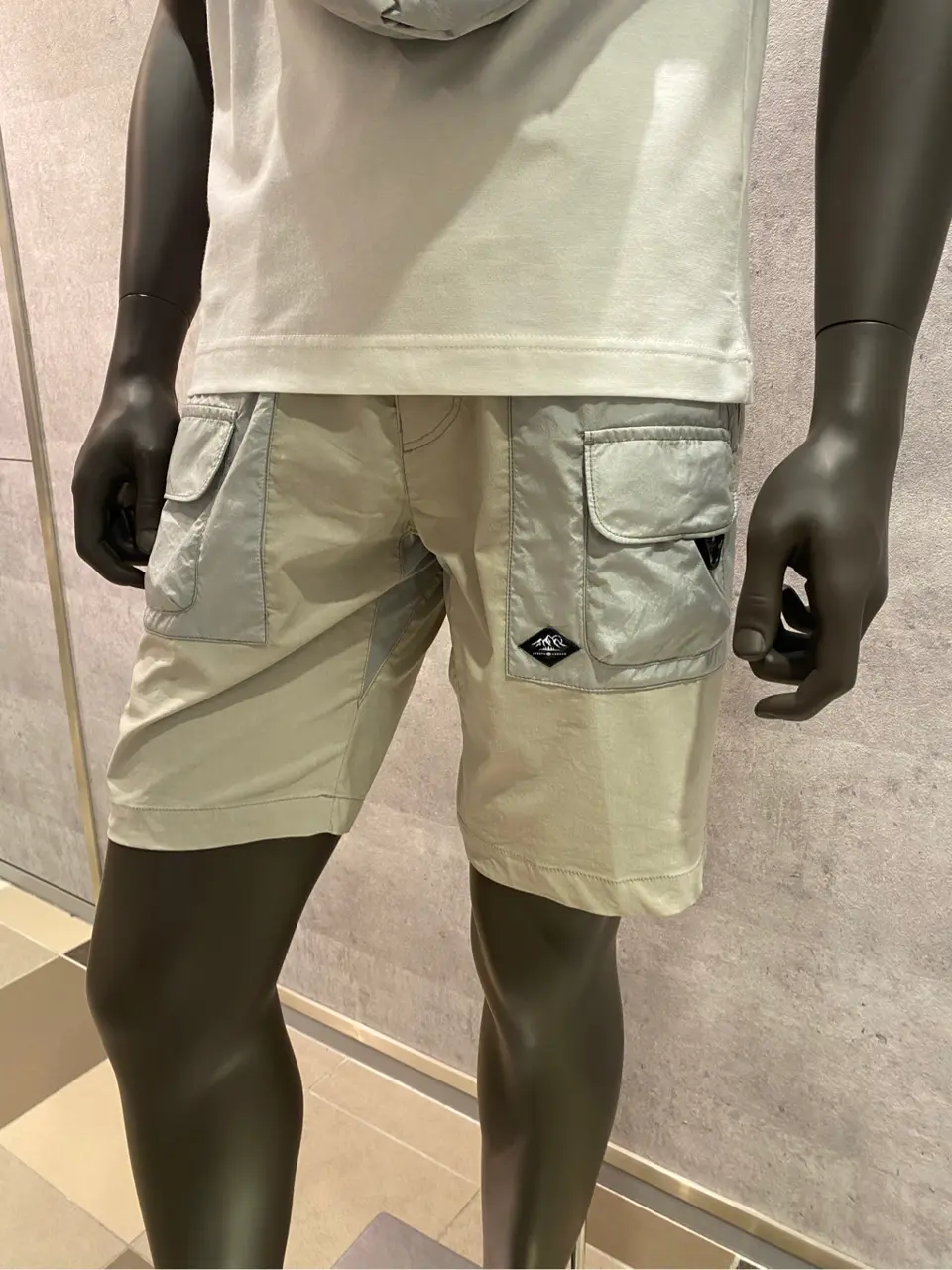 JOSEPH ABBOUD 東　 コーディネート画像