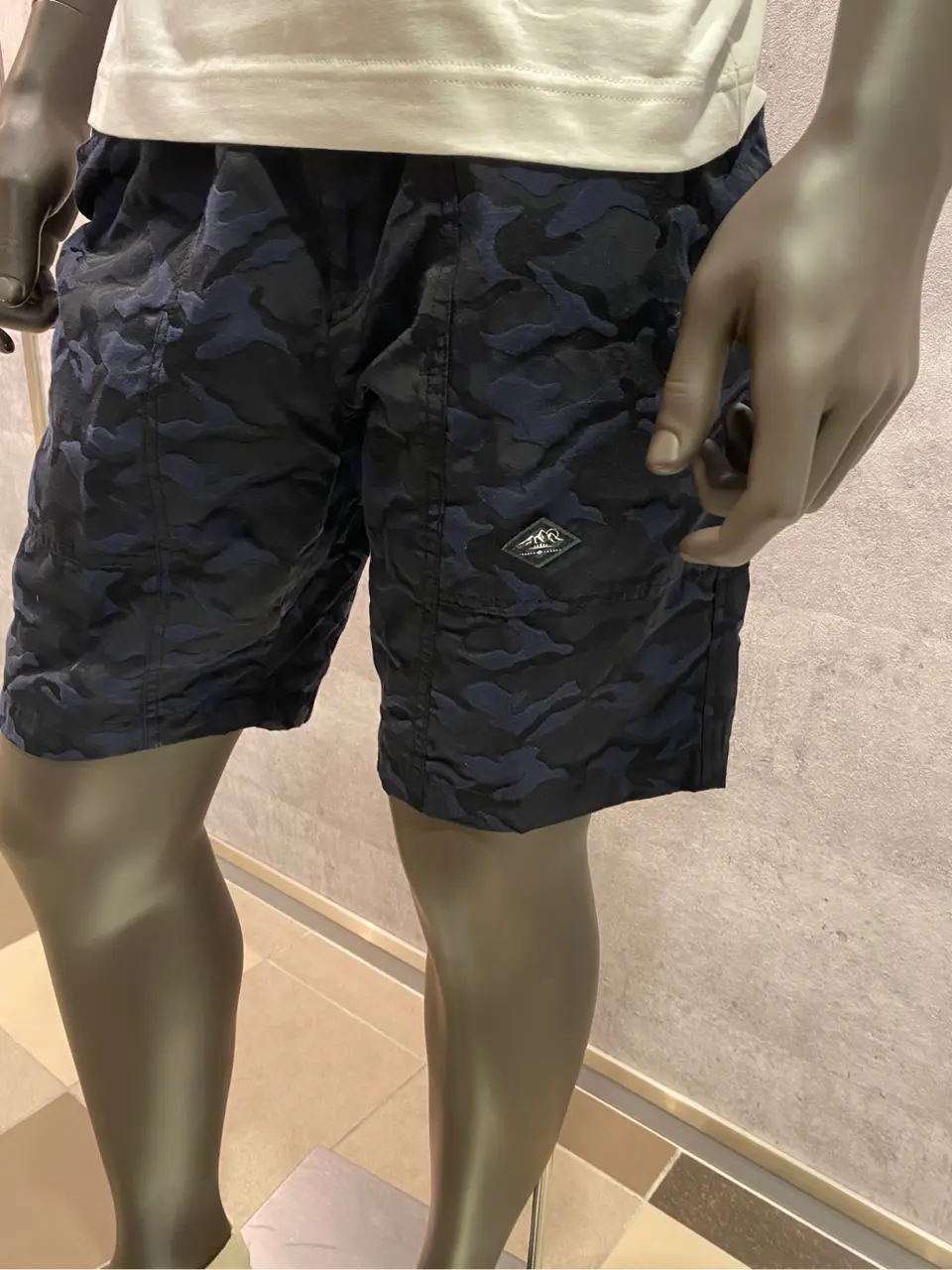 JOSEPH ABBOUD 東　 コーディネート画像