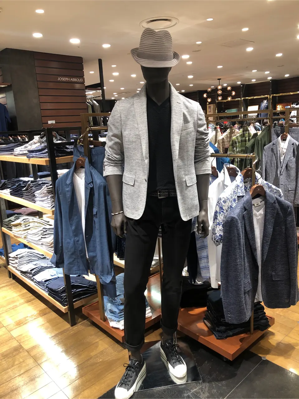 JOSEPH ABBOUD 新林 コーディネート画像
