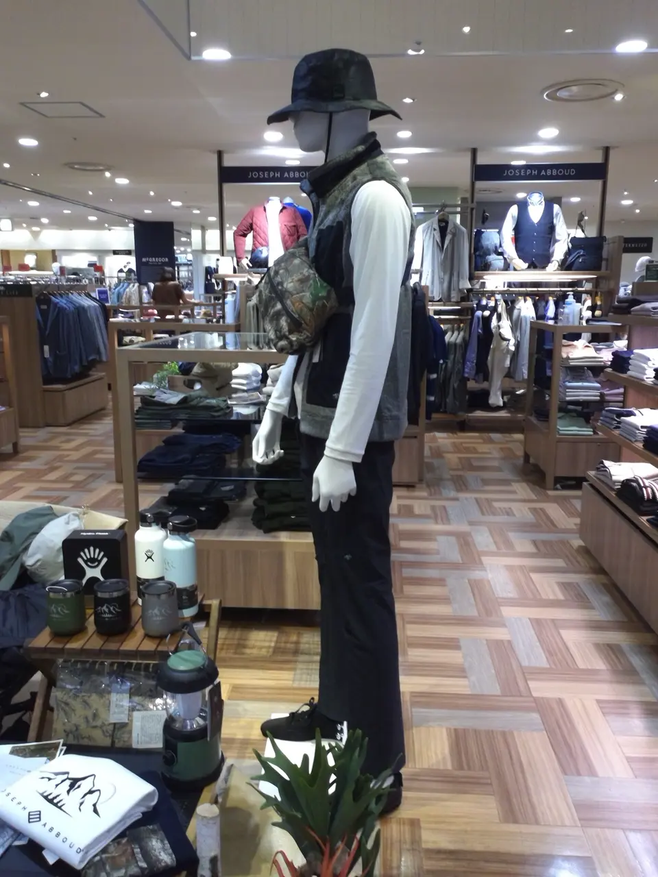 JOSEPH ABBOUD 小城 コーディネート画像