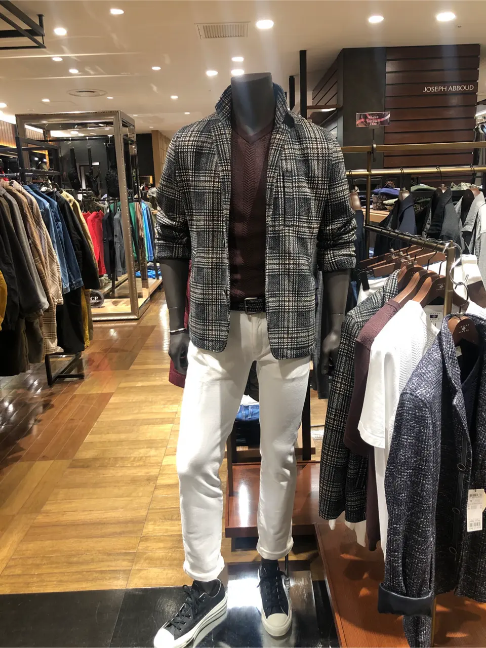 JOSEPH ABBOUD 新林 コーディネート画像