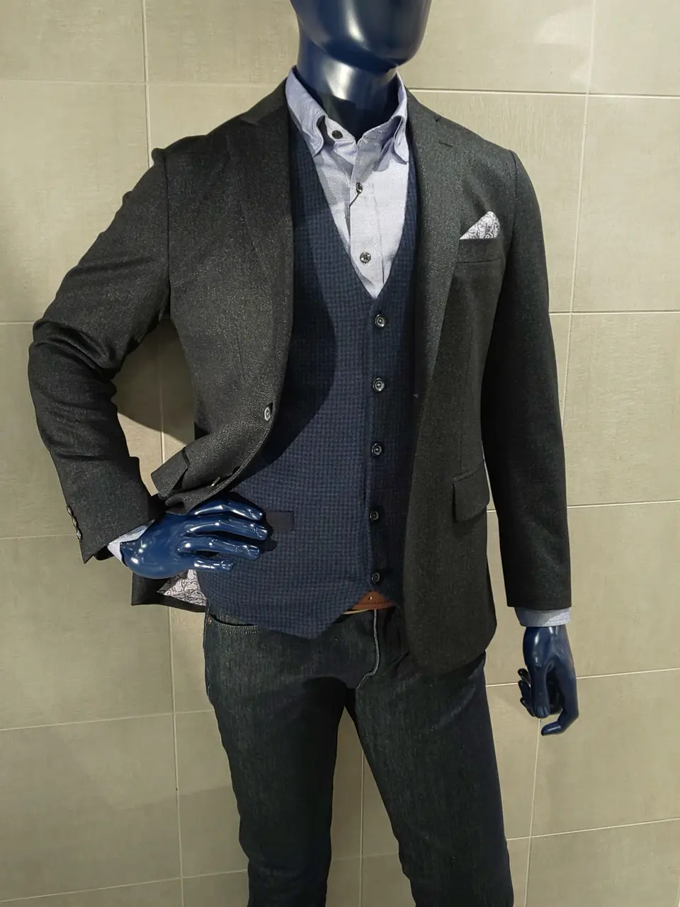 JOSEPH ABBOUD 吉川 コーディネート画像