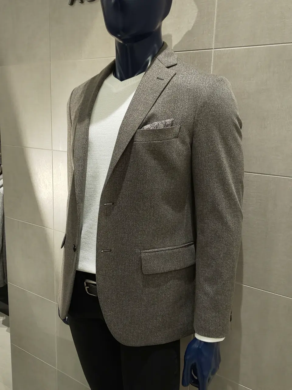 JOSEPH ABBOUD 吉川 コーディネート画像