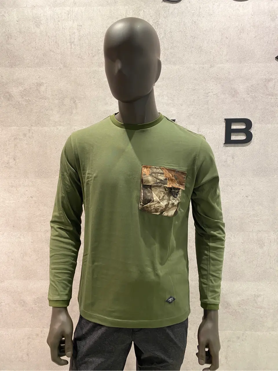 JOSEPH ABBOUD 東　 コーディネート画像