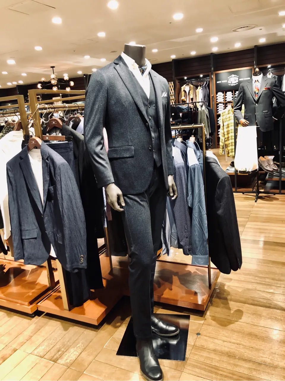 JOSEPH ABBOUD 新林 コーディネート画像