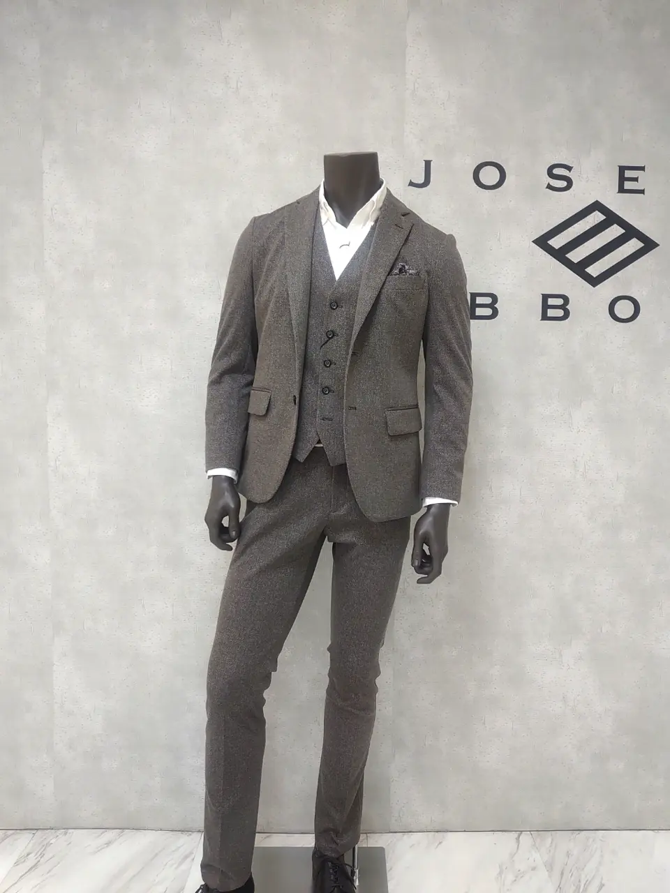 JOSEPH ABBOUD 石川 コーディネート画像