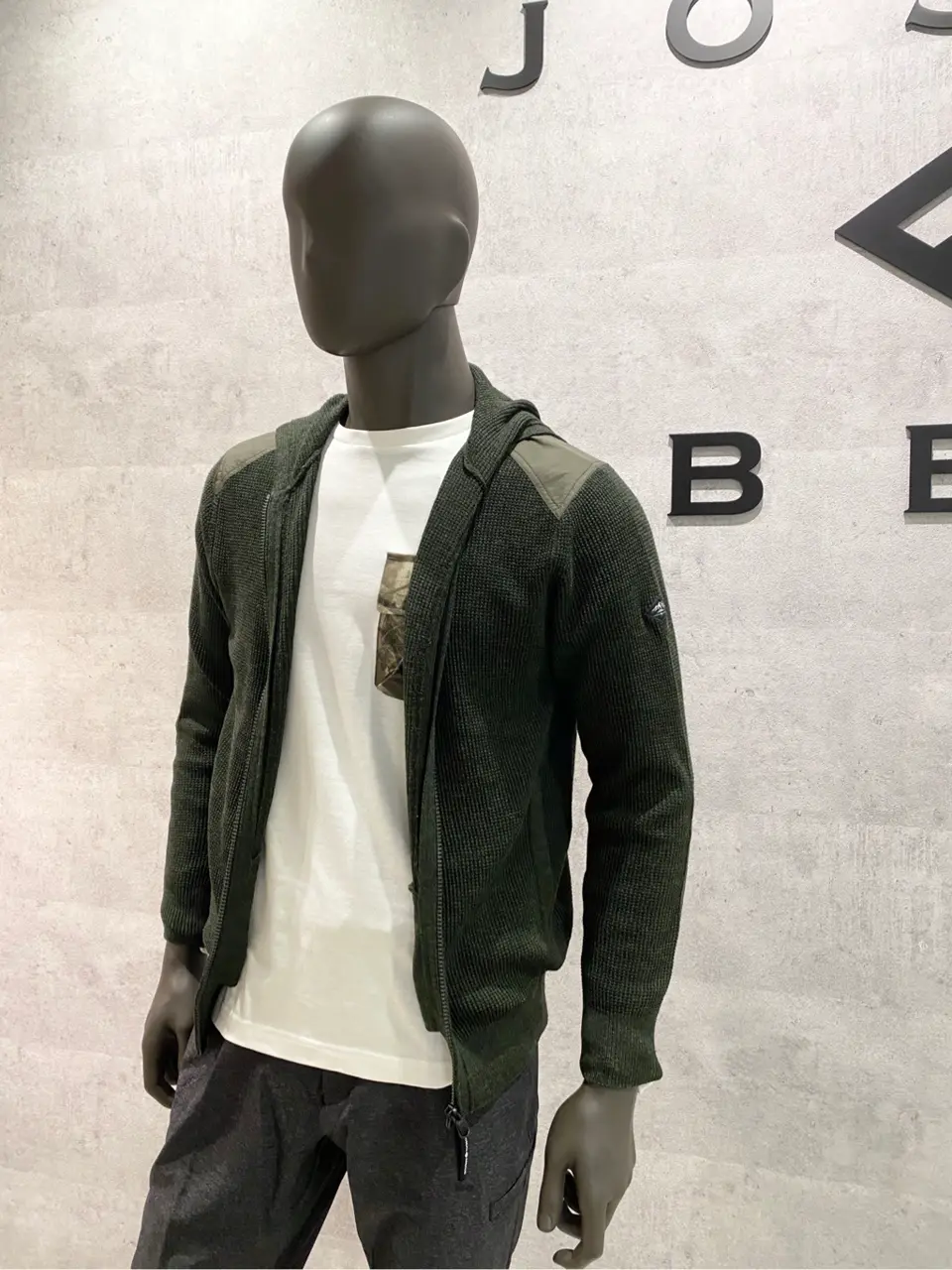 JOSEPH ABBOUD 東　 コーディネート画像