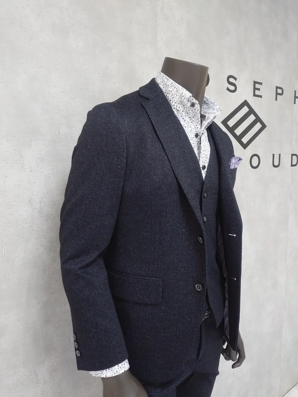 JOSEPH ABBOUD 石川 コーディネート画像