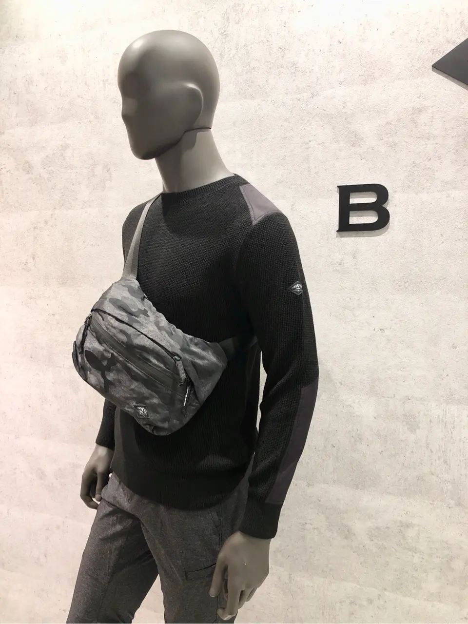 JOSEPH ABBOUD 二澤 コーディネート画像