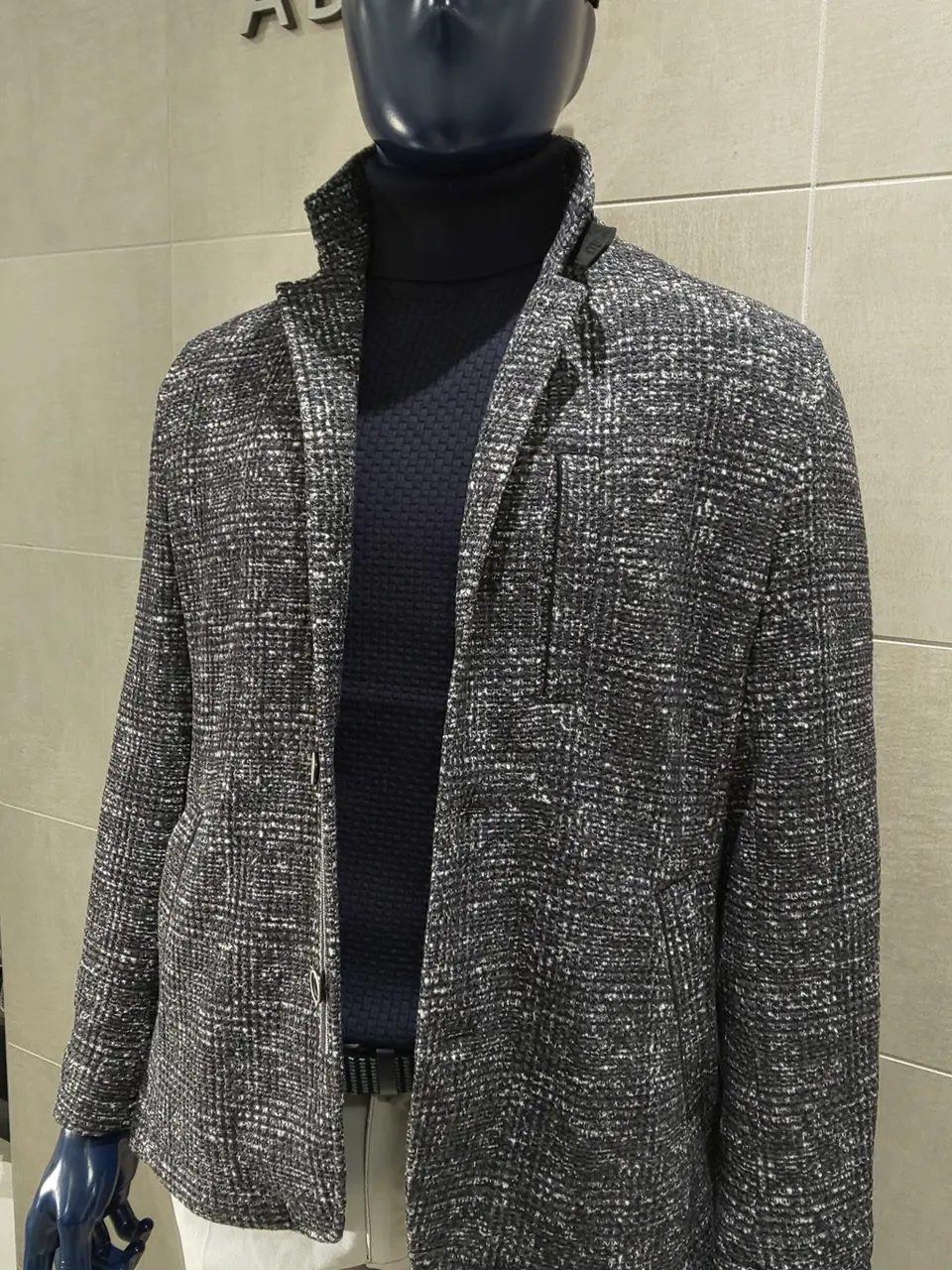 JOSEPH ABBOUD 吉川 コーディネート画像