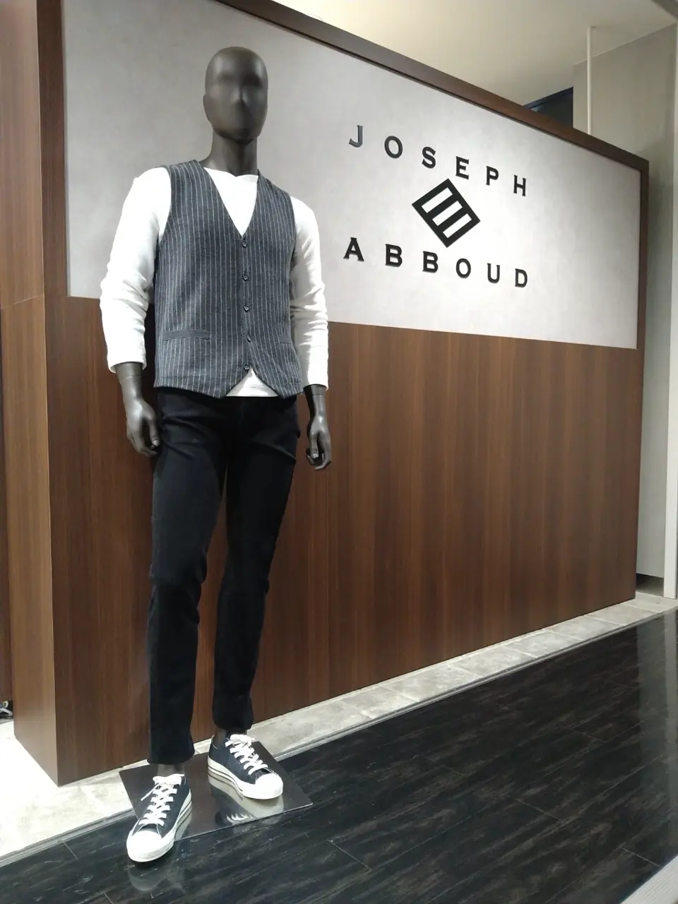 JOSEPH ABBOUD 重留 コーディネート画像