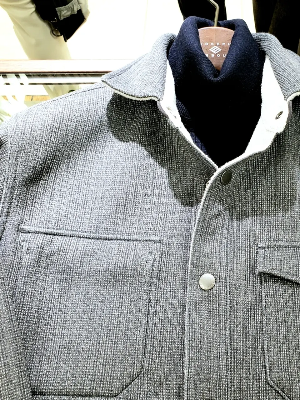 JOSEPH ABBOUD 中西 コーディネート画像