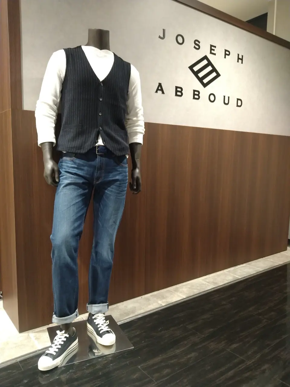 JOSEPH ABBOUD 重留 コーディネート画像