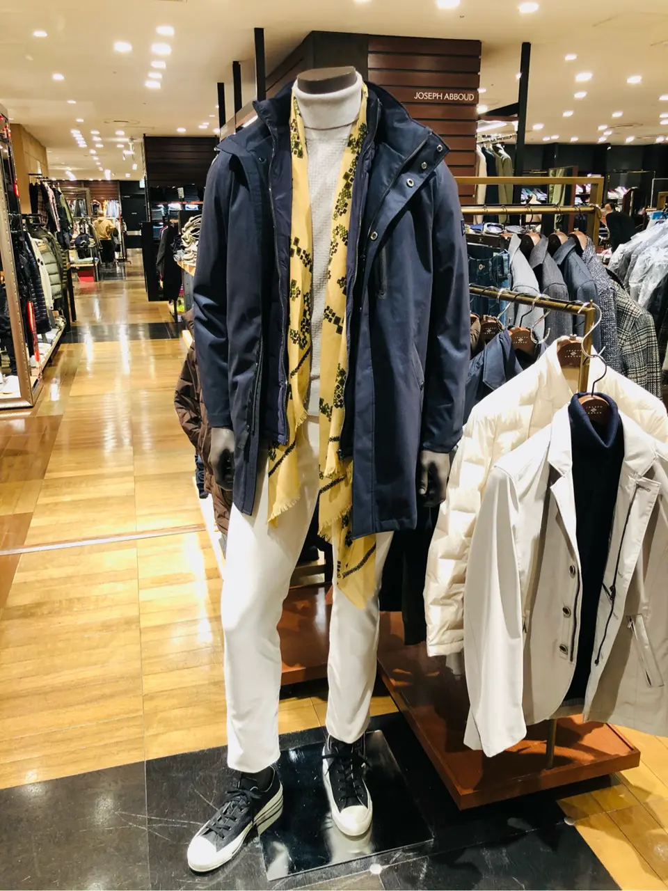 JOSEPH ABBOUD 新林 コーディネート画像