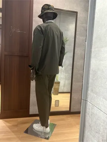 JOSEPH ABBOUD MOUNTAIN 上條 コーディネート画像